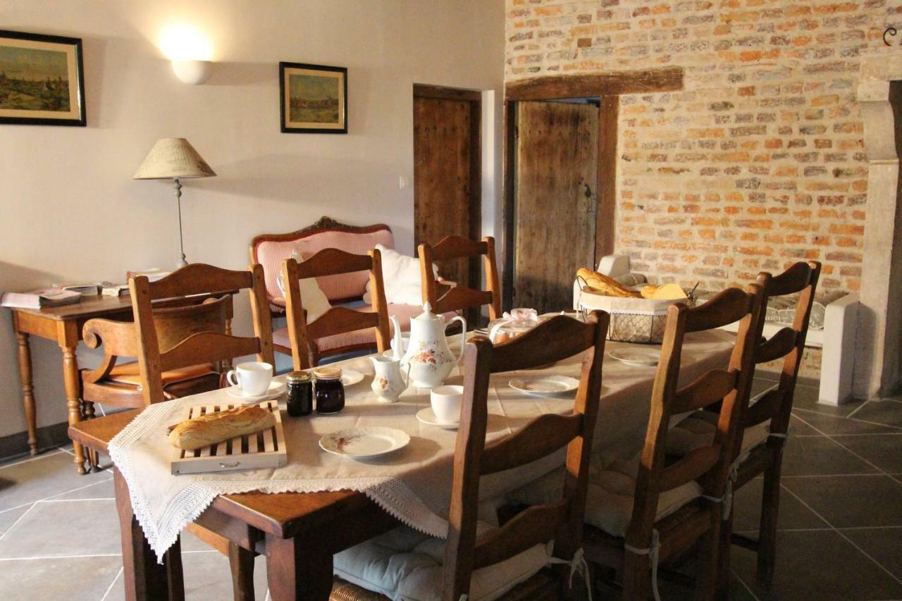 Bed and Breakfast Le Domaine Du Mijarnier Montbeugny Экстерьер фото
